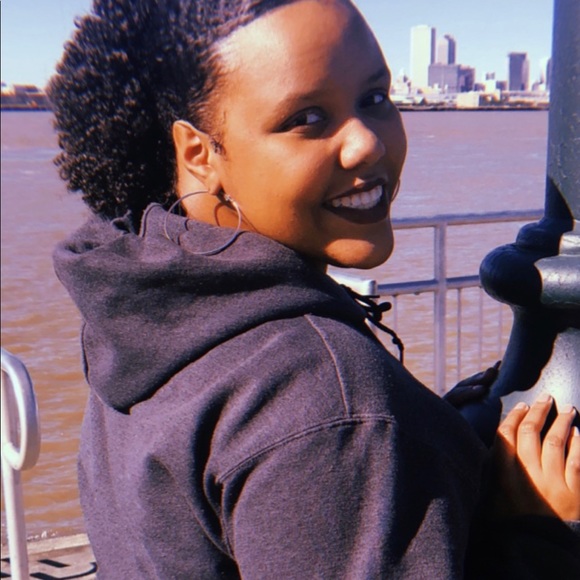 Meet your Posher, Fallon - Picture 1 of 1